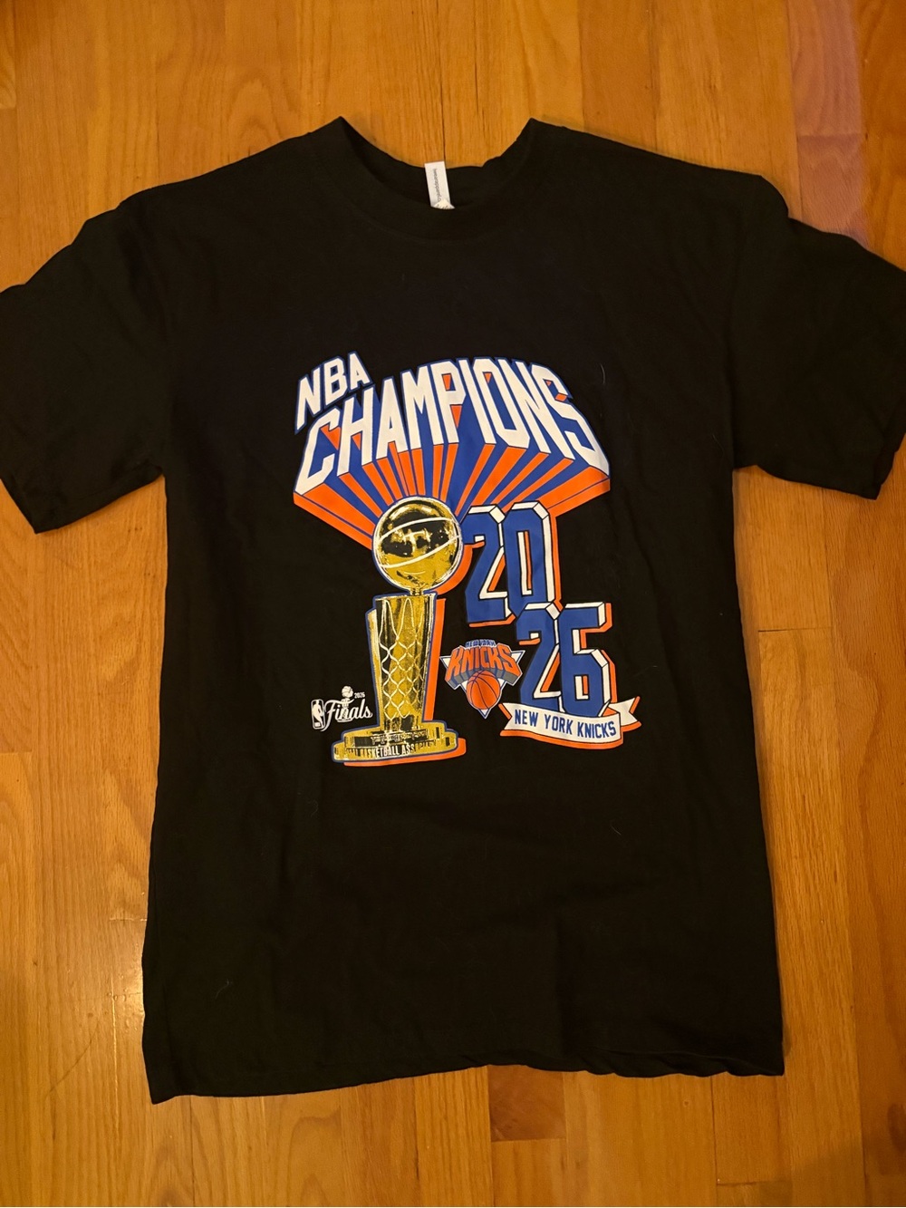 New York Knicks Champions Graphic Short-Sleeve Tee - Black